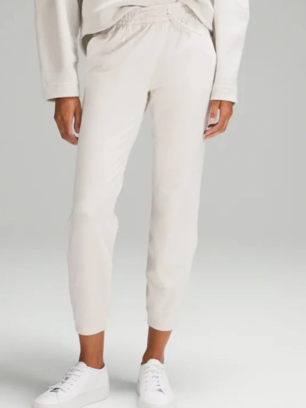 Lululemon Soft Jersey Classic-Fit Mid-Rise Jogger , Size 8, Mojave tan/Ivory